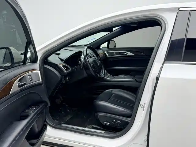 Lincoln MKZ — миниатюра 13