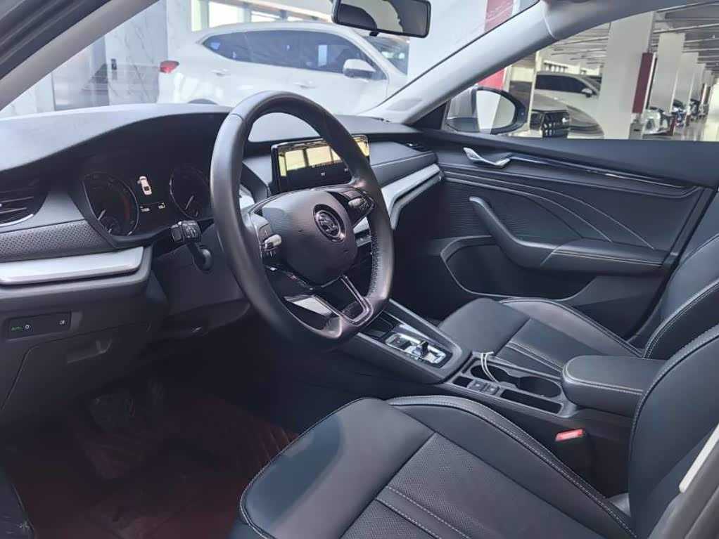 BMW X1 1.4 л 2023 г. Серебристо-серый, пробег 31000 км