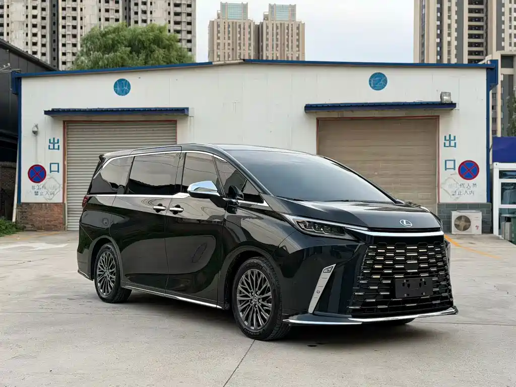 Lexus LM — миниатюра 3