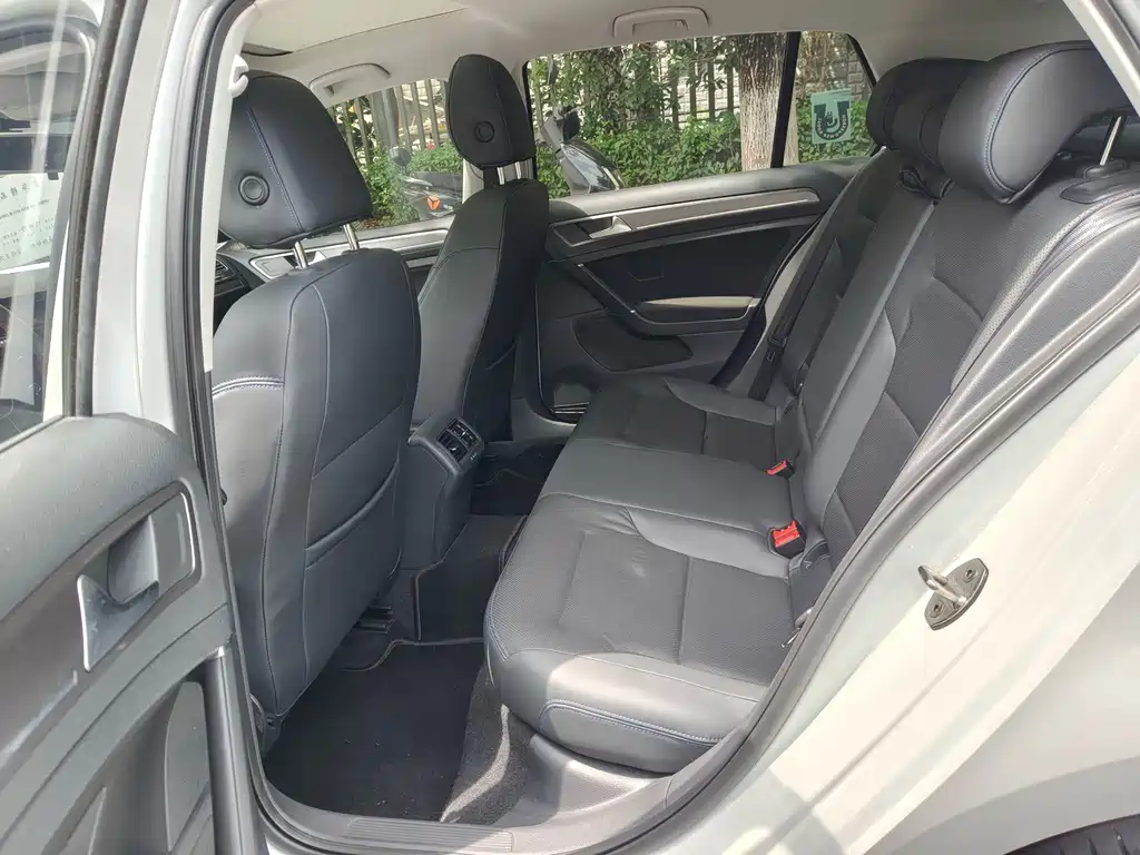 Volkswagen Golf — миниатюра 8