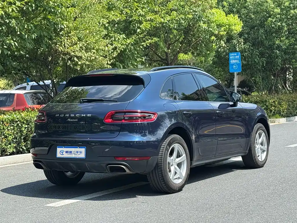 Porsche Macan — миниатюра 3
