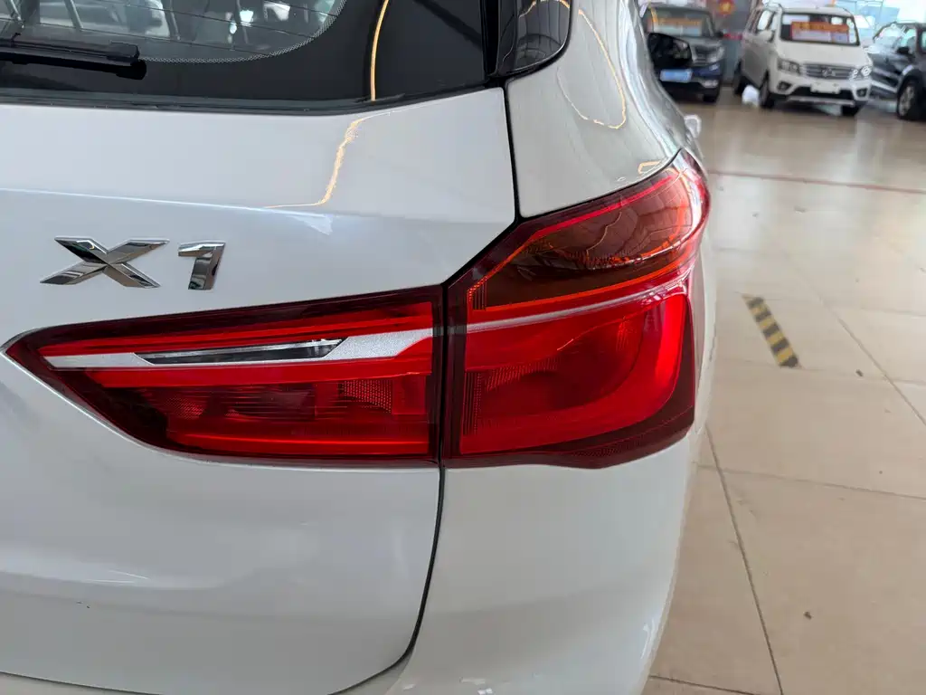 BMW X1 — миниатюра 11