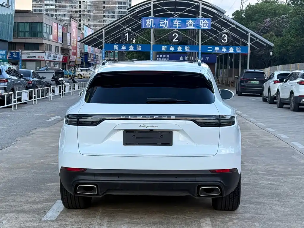 Porsche Cayenne Hybrid — миниатюра 5