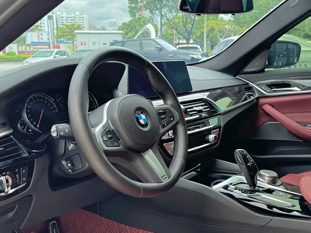 BMW 5 Series — миниатюра 6