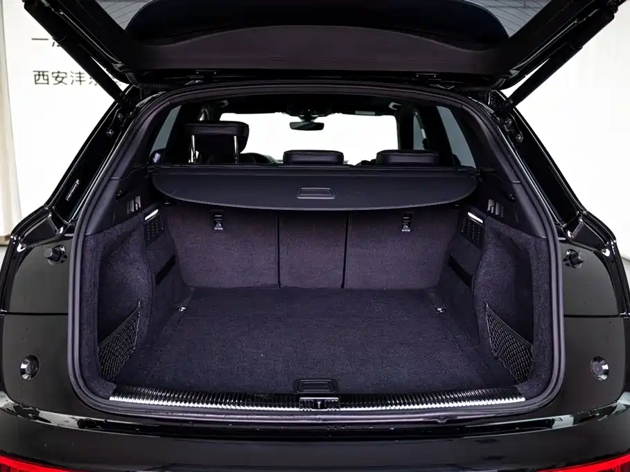 Audi Q5L 2025 45 40 TFSI Luxury