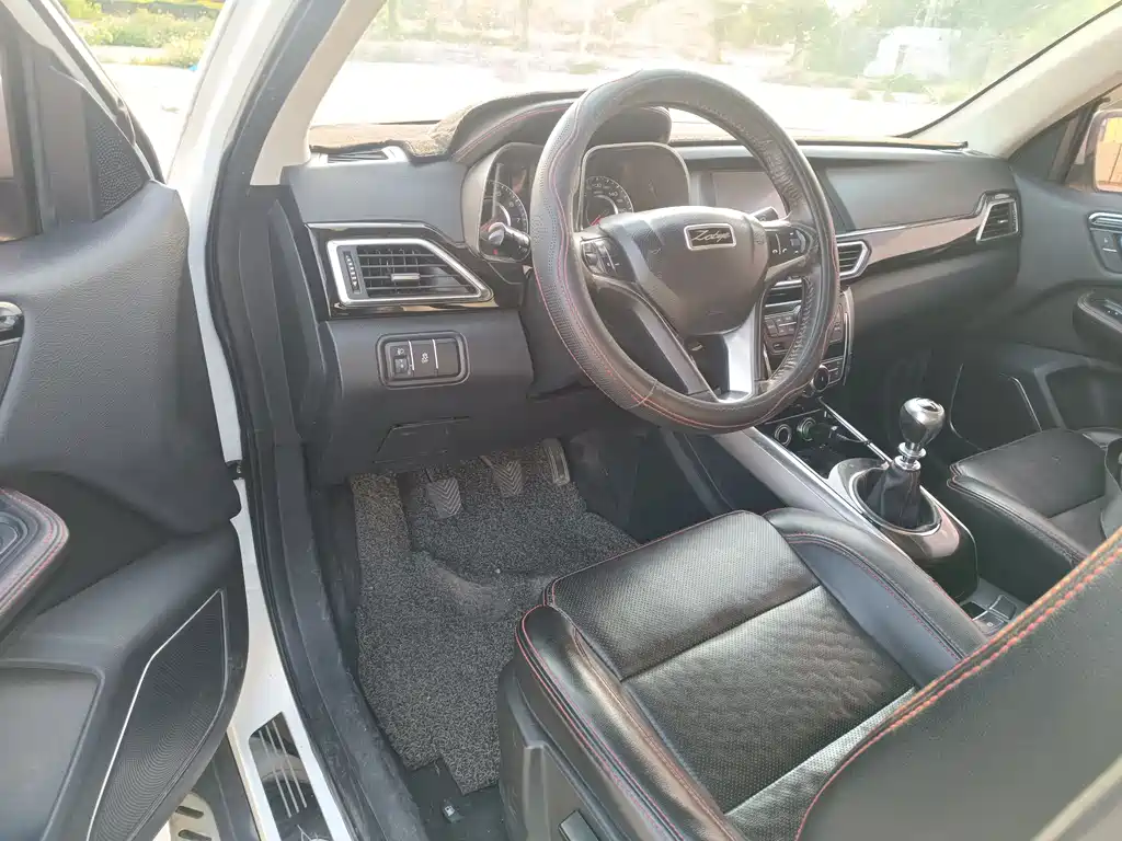 Zotye X5 2015 1.5T MT Luxury IV