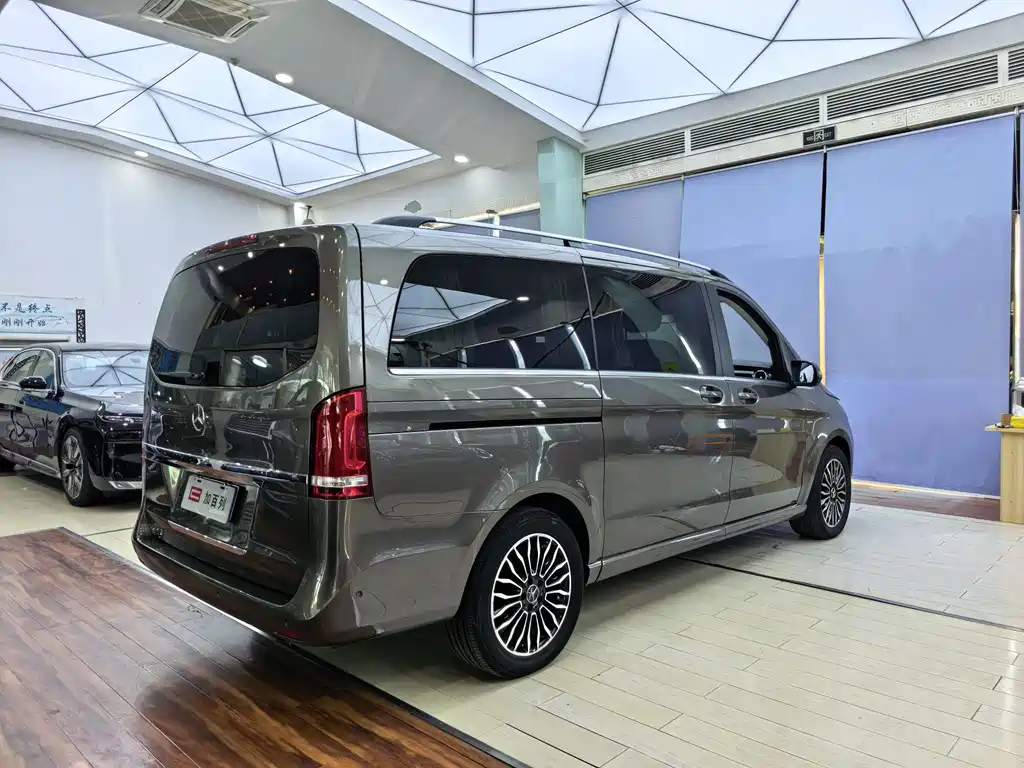Mercedes-Benz V-Class — миниатюра 16