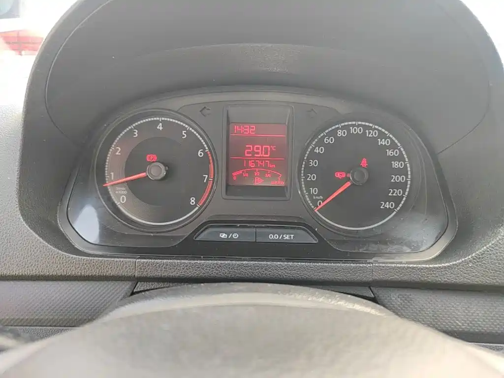 Volkswagen Jetta — миниатюра 12