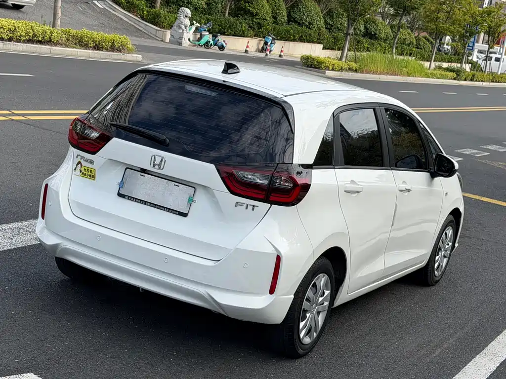 Honda Fit — миниатюра 6
