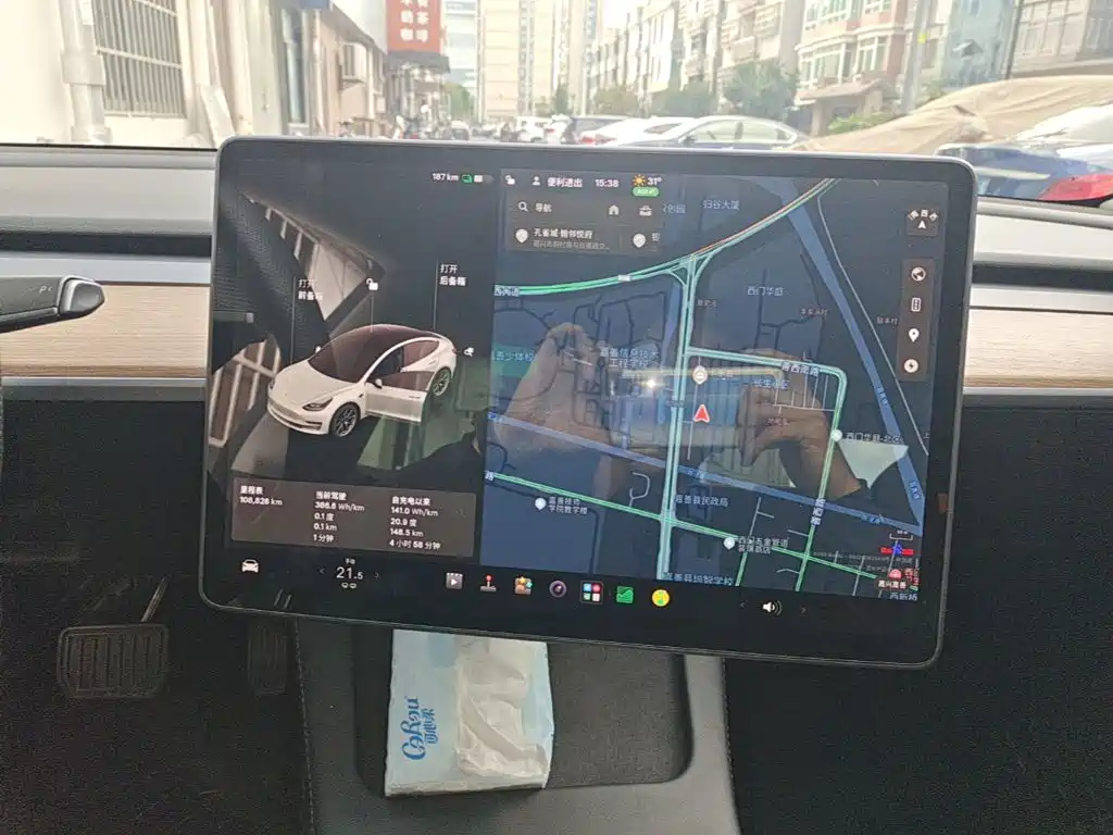 Tesla Model 3 — миниатюра 13
