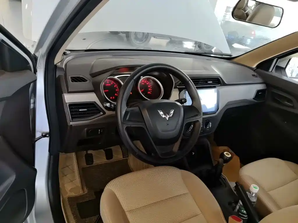 Wuling Hongguang — миниатюра 10