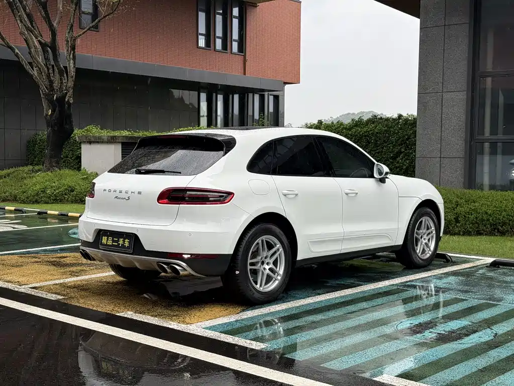Porsche Macan — миниатюра 12