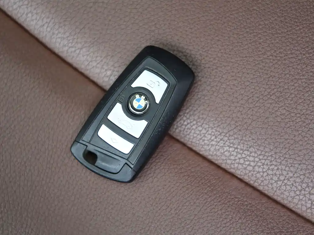 BMW 5 Series — миниатюра 24
