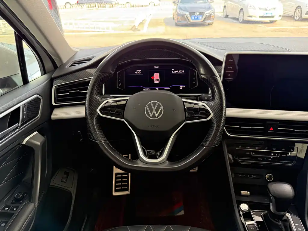 Volkswagen Tiguan L — миниатюра 8