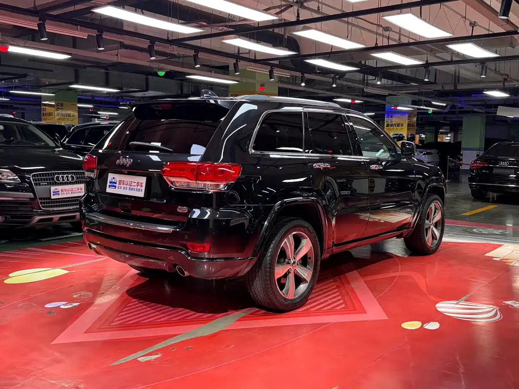Jeep Grand Cherokee (Import) 3.6L Luxury Navigation Edition, фото 5