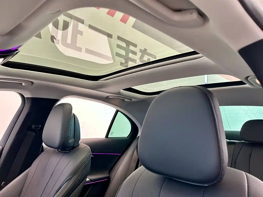 Mercedes-Benz E-Class (Import) — миниатюра 21