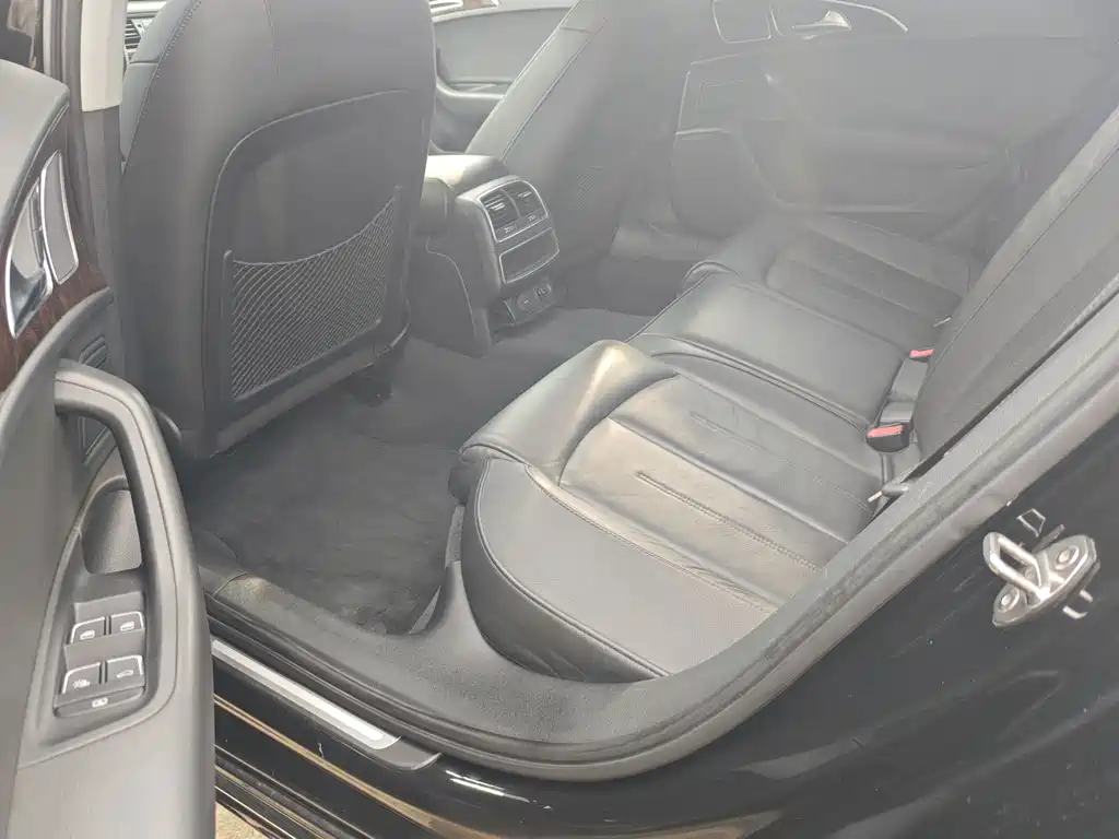 Audi A6L — миниатюра 10
