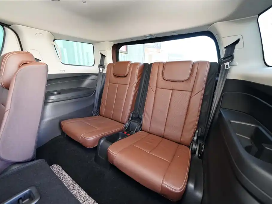 Isuzu MU-X 2017 3.0T AT Premium 7 мест V