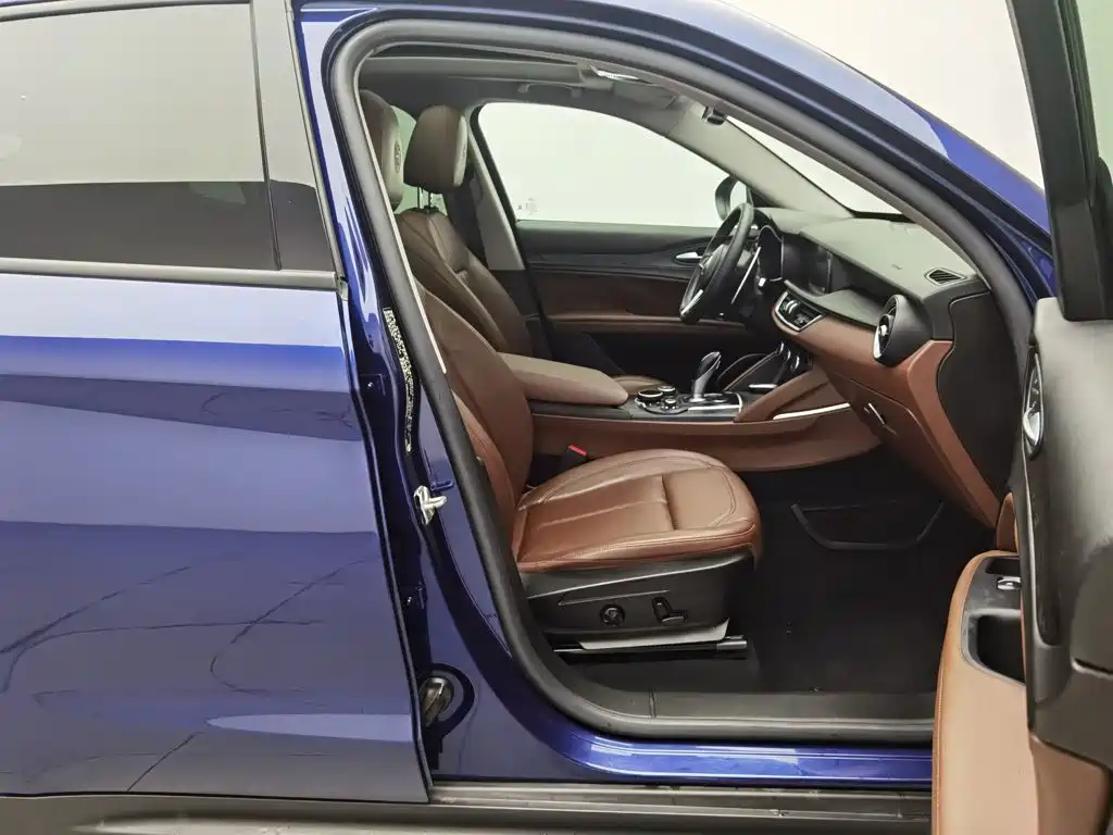 Alfa Romeo Stelvio — миниатюра 23