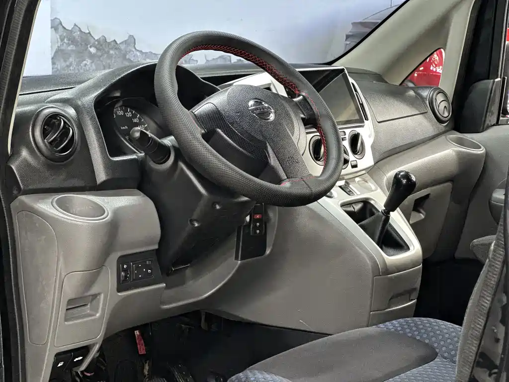 Nissan NV200 — миниатюра 19
