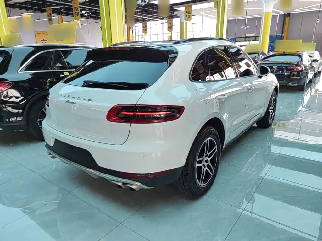 Porsche Macan — миниатюра 7