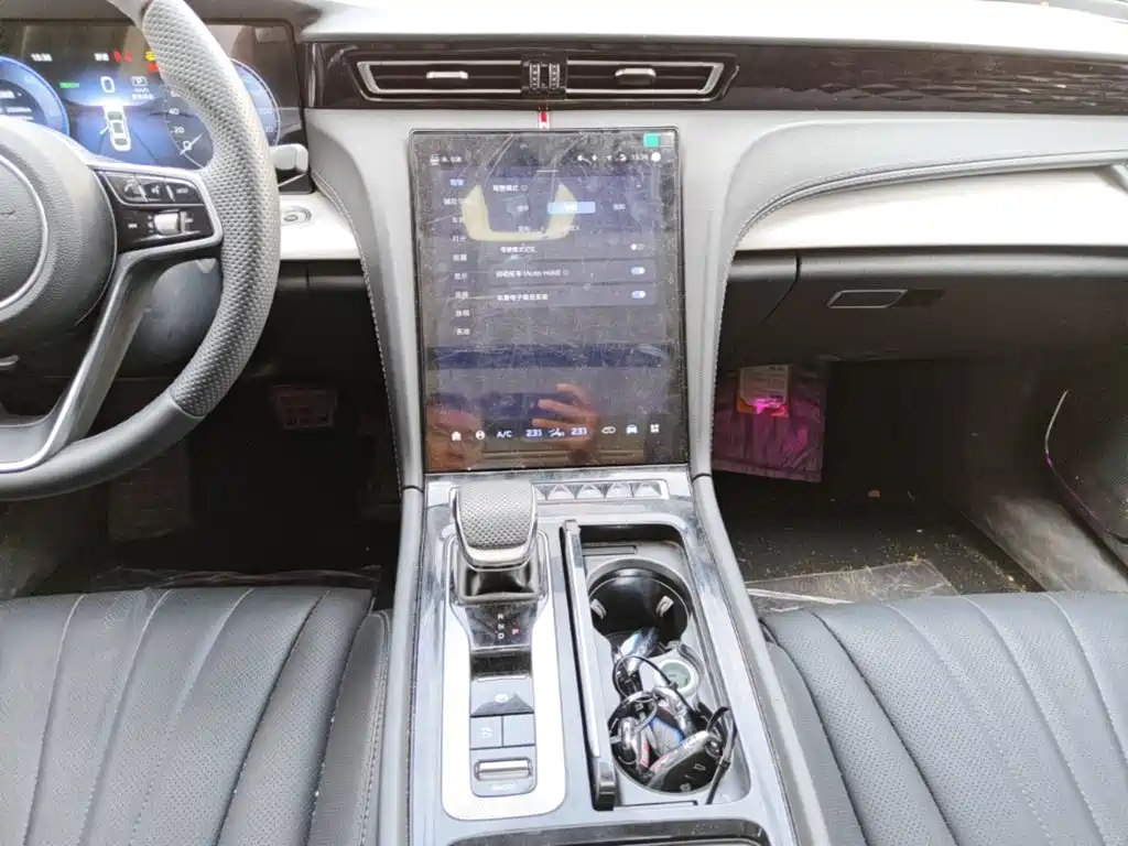 Hongqi Hongqi H5 PHEV — миниатюра 9