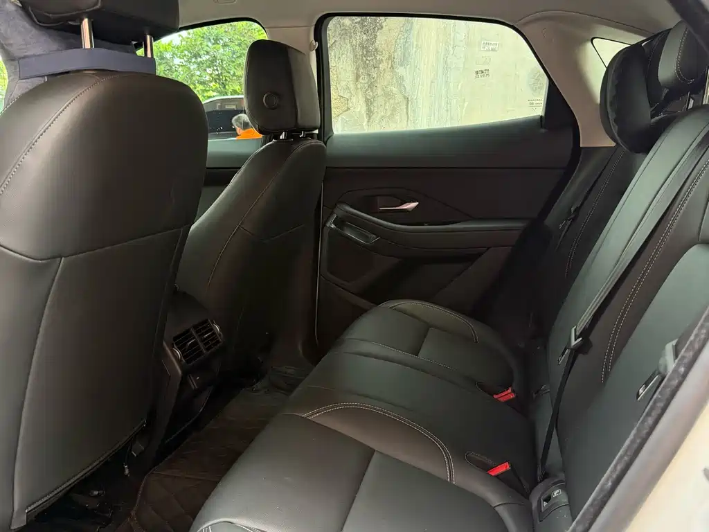 Jaguar E-PACE — миниатюра 9