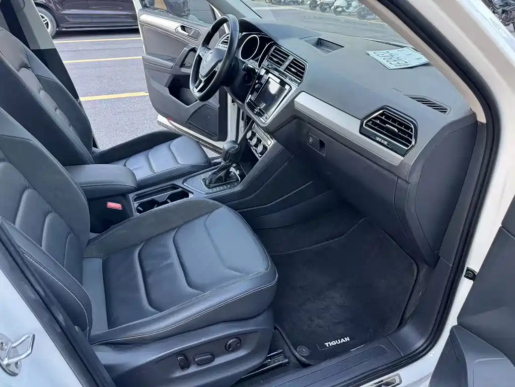 Volkswagen Tiguan L — миниатюра 11