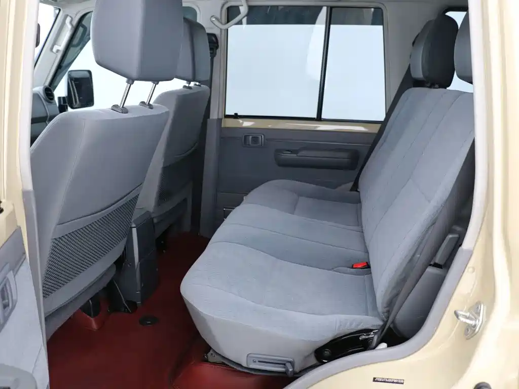Toyota Land Cruiser — миниатюра 8