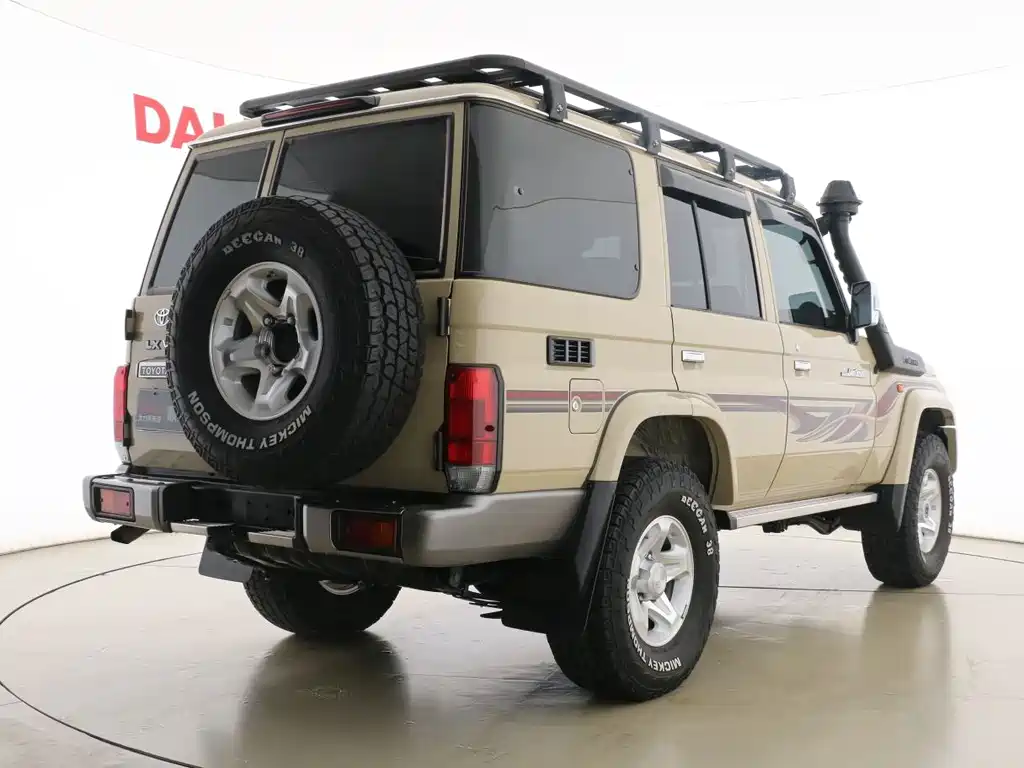 Toyota Land Cruiser — миниатюра 12