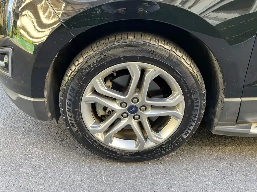 Ford Edge — миниатюра 10