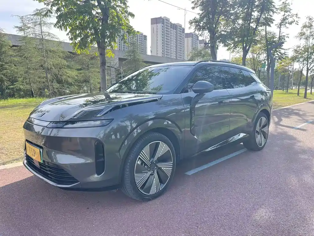 Lynk & Co 08 EM-P