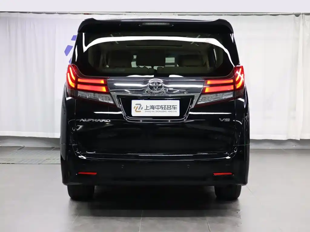 Toyota Alphard — миниатюра 4