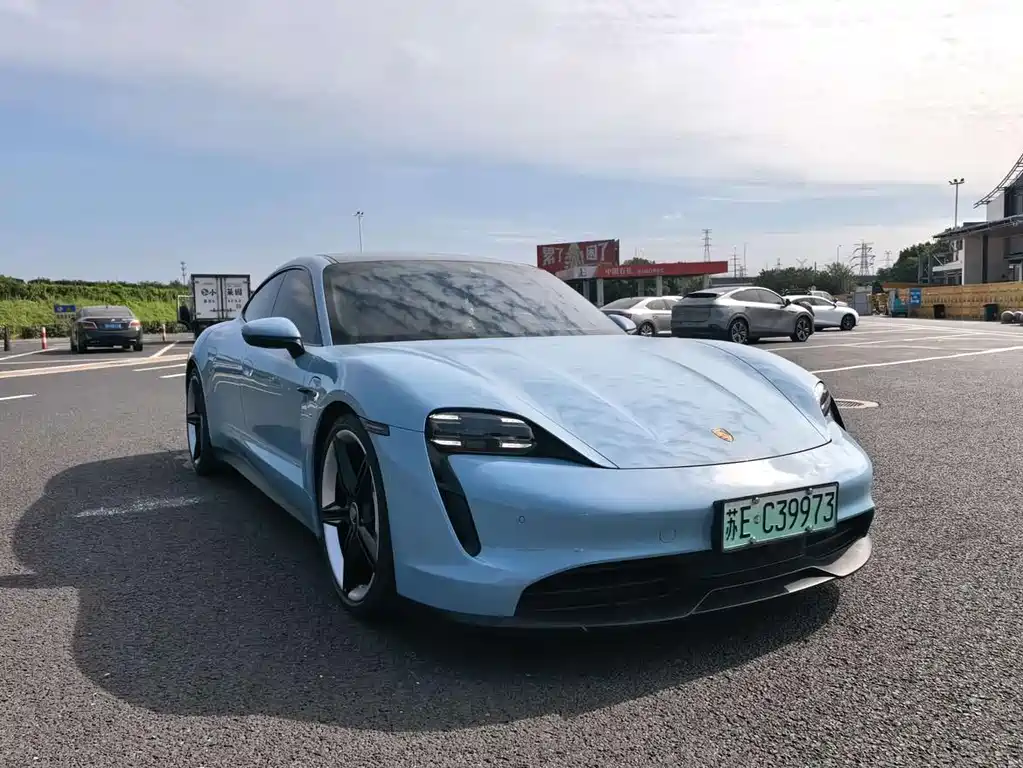 Porsche Taycan — миниатюра 3
