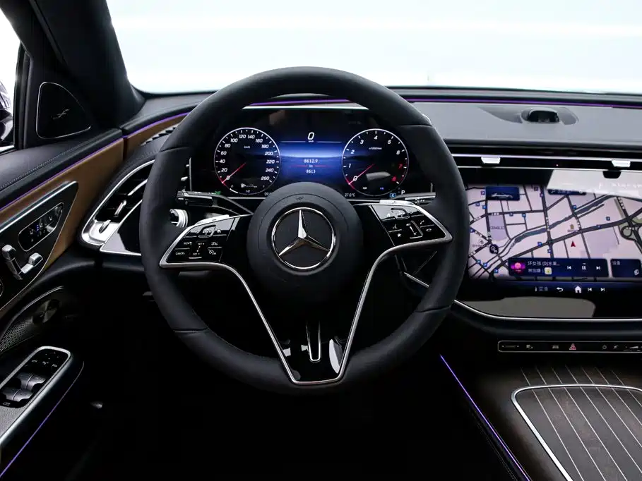 Mercedes-Benz E-Class — миниатюра 7