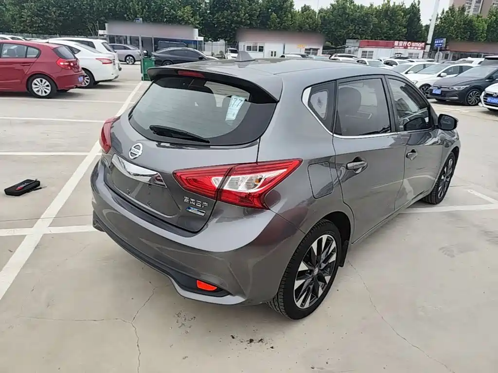 Nissan Tiida — миниатюра 7