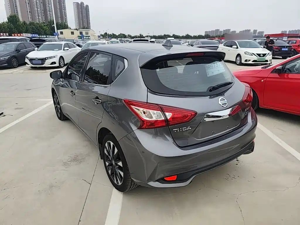 Nissan Tiida — миниатюра 5