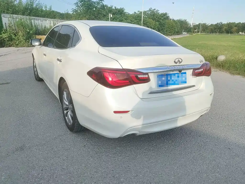 Infiniti Q70 — миниатюра 4