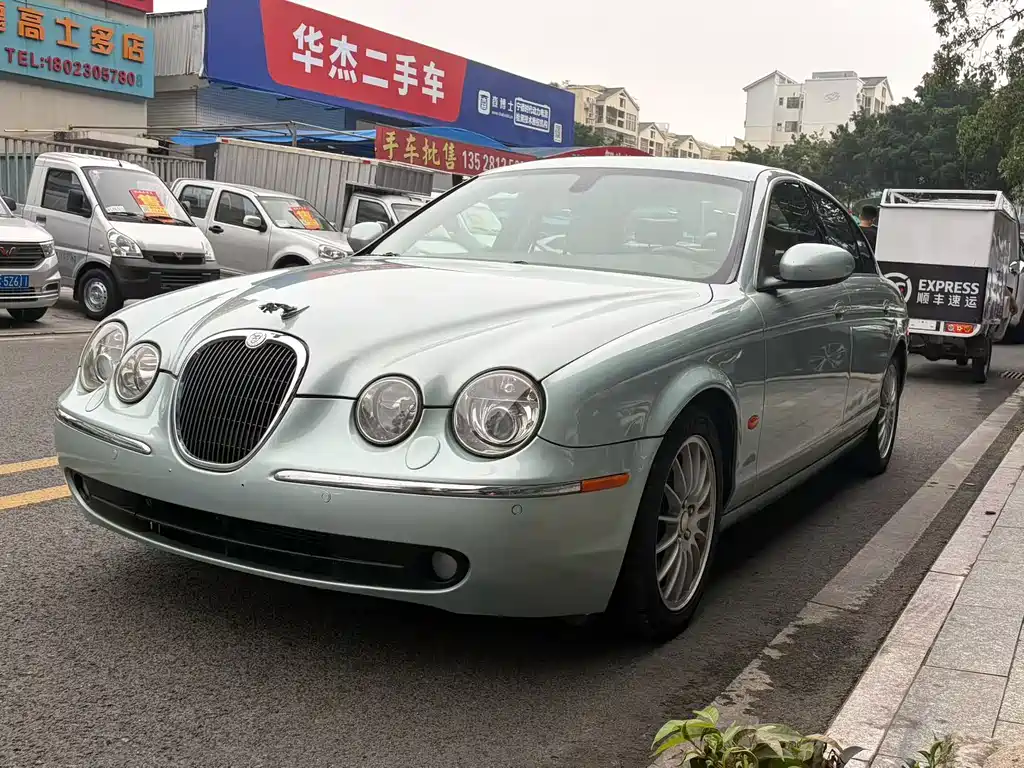 Jaguar S-TYPE