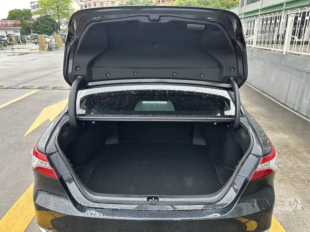 Toyota Camry 2023 2.5G Luxury