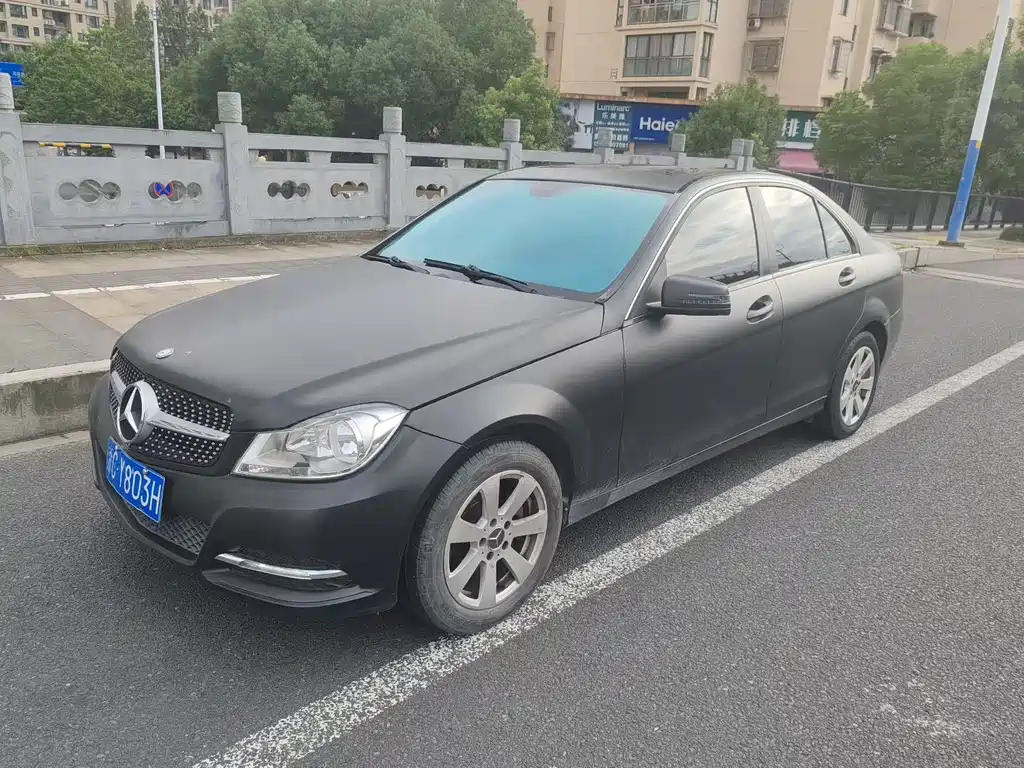 Mercedes-Benz C-Class — миниатюра 3
