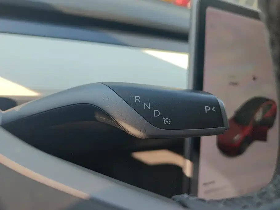 Tesla Model 3 — миниатюра 16