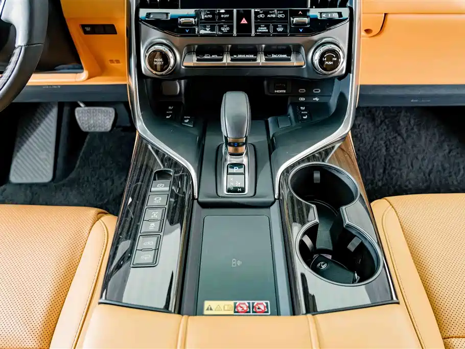 Lexus LX — миниатюра 15