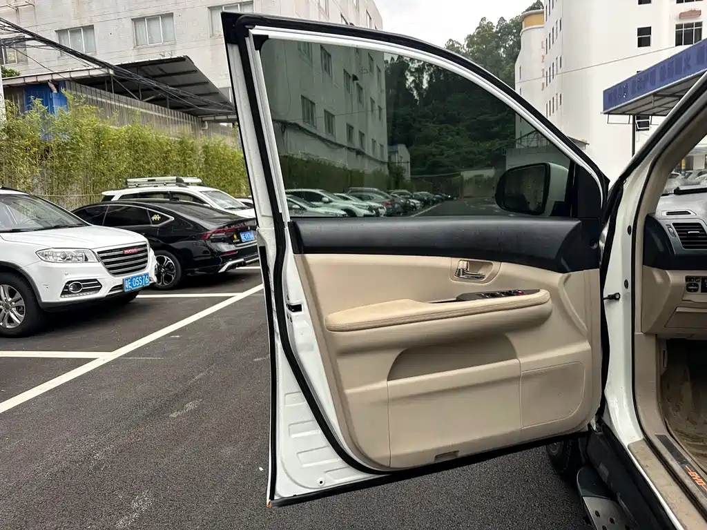 BYD S6 — миниатюра 9