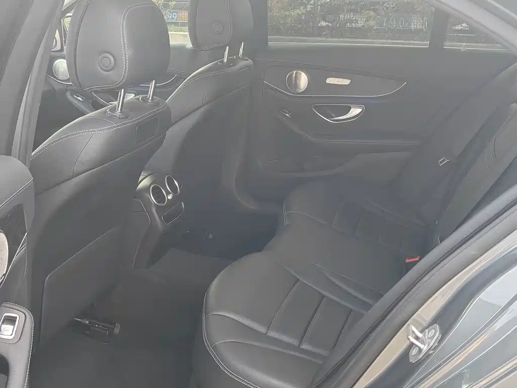 Mercedes-Benz C-Class — миниатюра 14