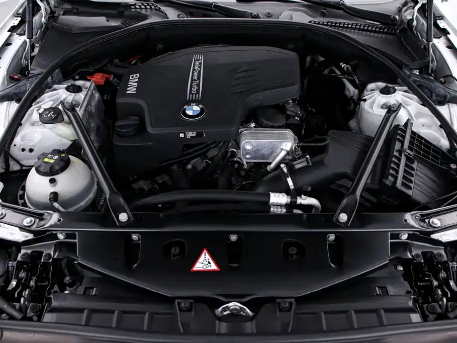 BMW 5 Series — миниатюра 19
