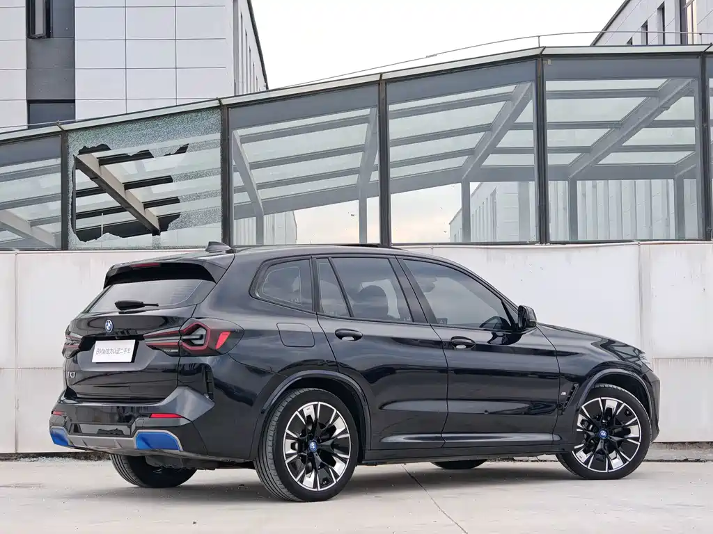 BMW iX3 — миниатюра 4