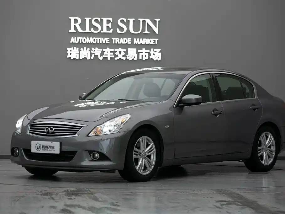 Infiniti G 2011