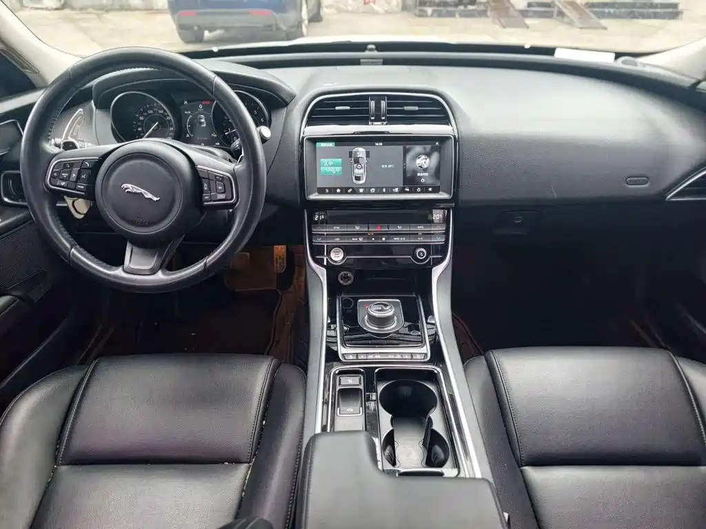 Jaguar XEL — миниатюра 17