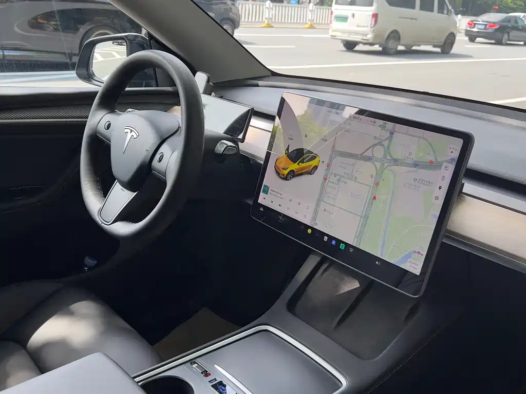 Tesla Model Y — миниатюра 14